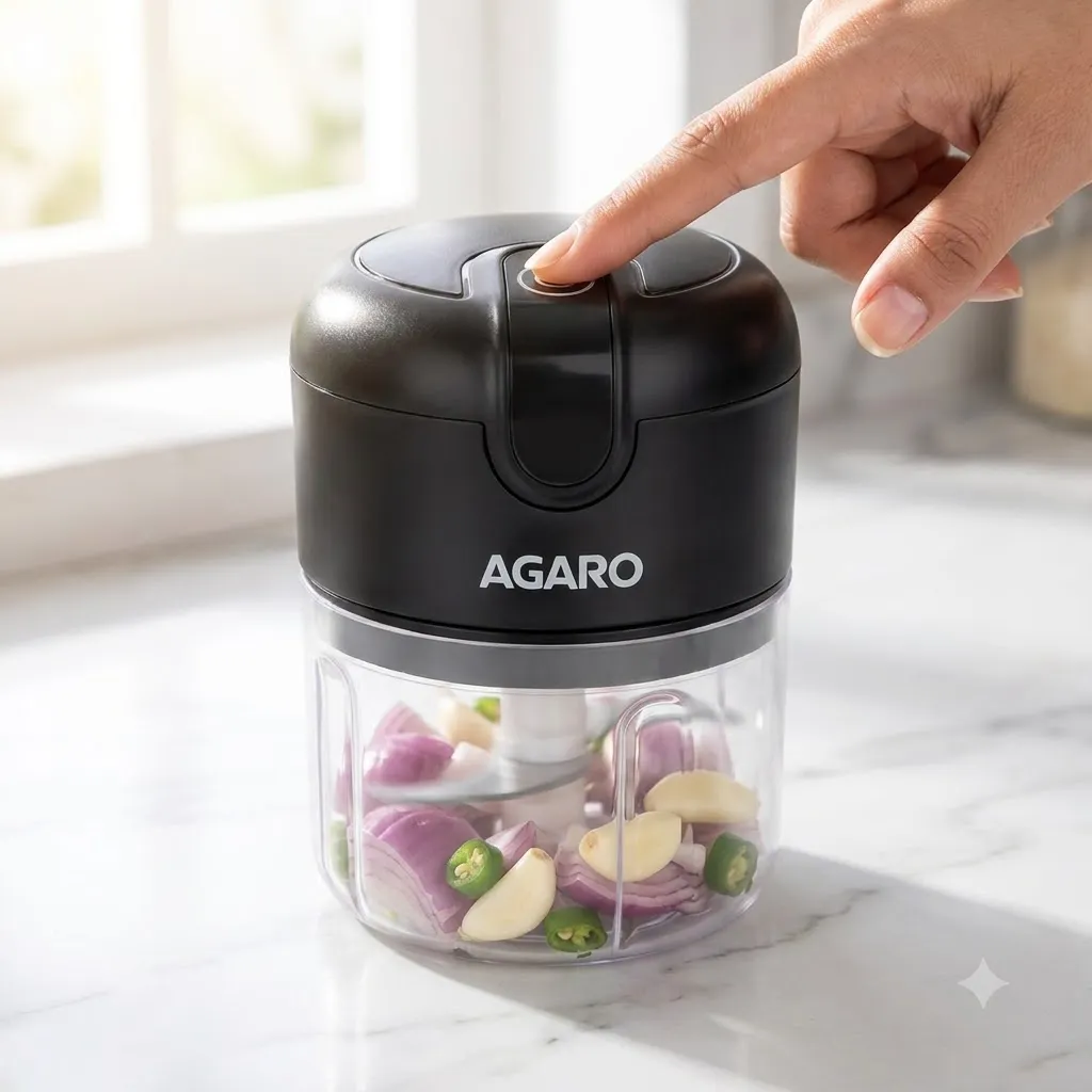 Hand_operating_electric_food_cho…_20260914183631.webp